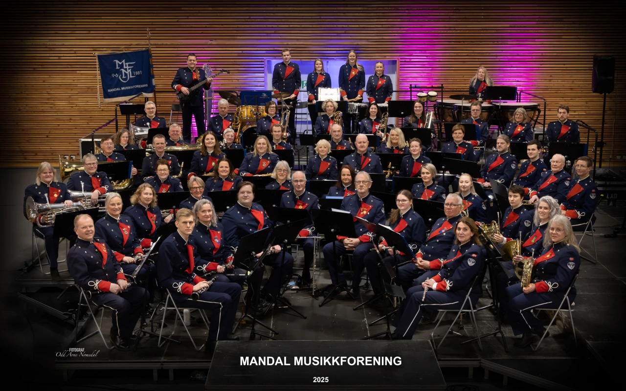 Førjulskonsert med Mandal Musikkforening Solister: Juliane Singstad Tallaksen og Ulf Singstad