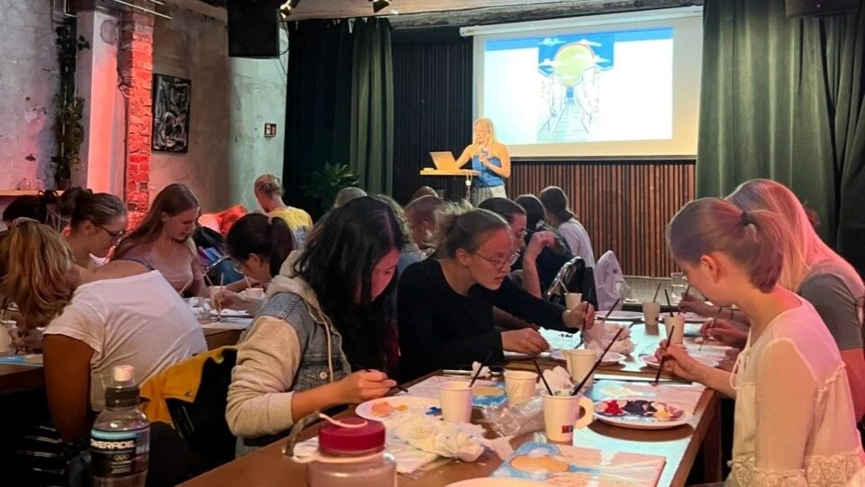 Malekurs med Lea Alstad- lag ditt eget kunstverk steg for steg!