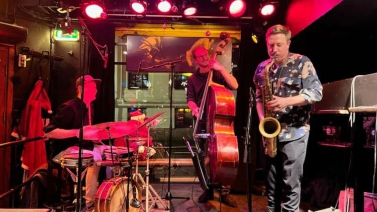 Skikkelig Jazz Trio med Håkon Kornstad // Kafé Hærverk 