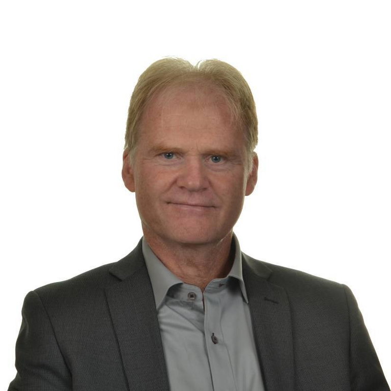 Ulykkelig fred-i frigjøringens skygger. Sjur Isaksen.