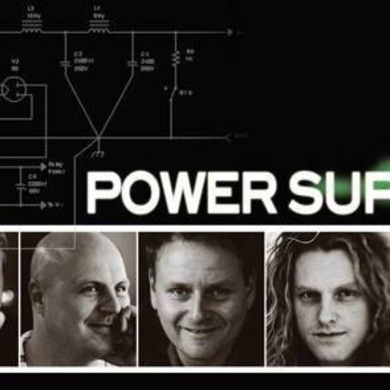Power Supply I bakgården på Fauno