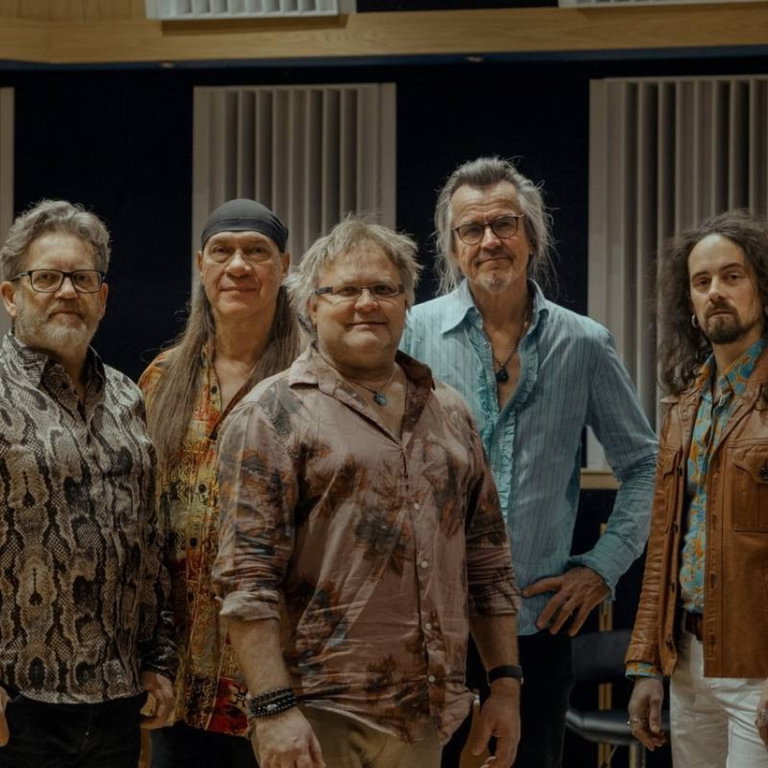 ROYAL JAM // PRELATEN